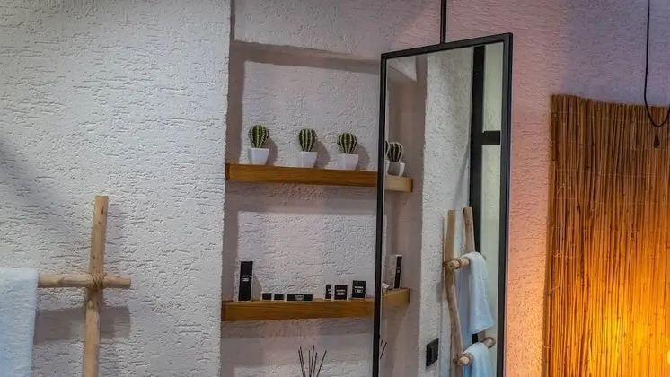 Standard Queen Room