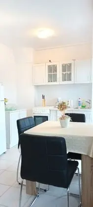 Apart Daire, Bahçe Manzaralı