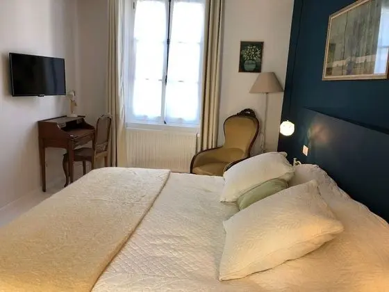 Deluxe Tek Büyük veya İki Ayrı Yataklı Oda (La Chambre Bleue)