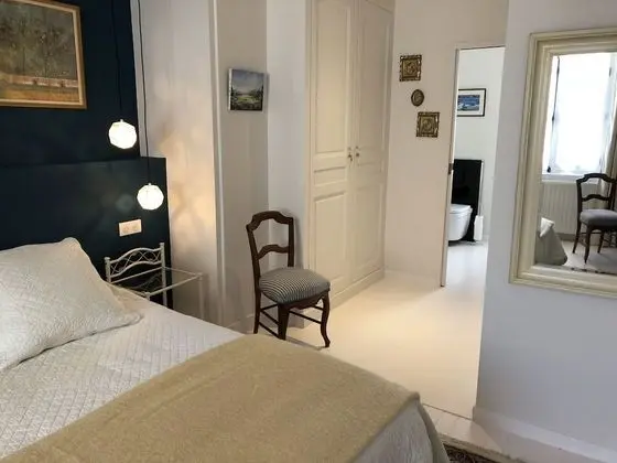 Deluxe Tek Büyük veya İki Ayrı Yataklı Oda (La Chambre Bleue)