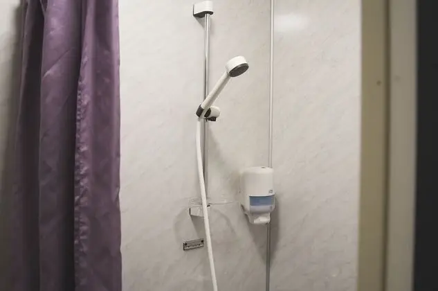 Basic Tek Büyük Yataklı Oda, Ortak Banyo