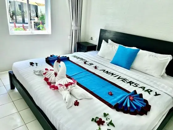 Deluxe Oda, Havuz Manzaralı