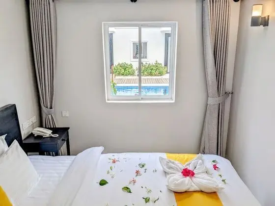 Deluxe Oda, Havuz Manzaralı