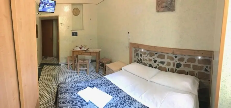 Tek Büyük Yataklı Oda