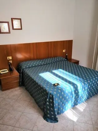 Basic Tek Büyük Yataklı Oda