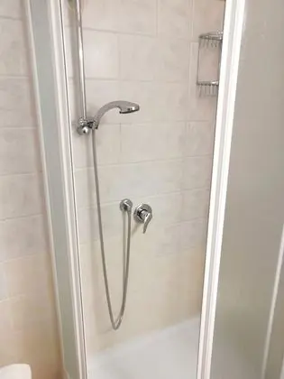 Basic Tek Büyük Yataklı Oda