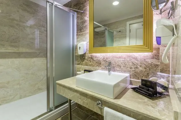 Standart 1 Çift Kişilik Veya 2 Tek Kişilik Yatak
