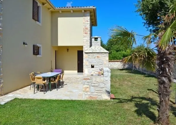 Ev (Mary - with pool - H (8+1))
