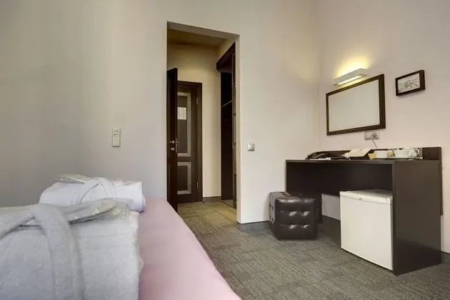 Standard Tek Büyük Yataklı Oda