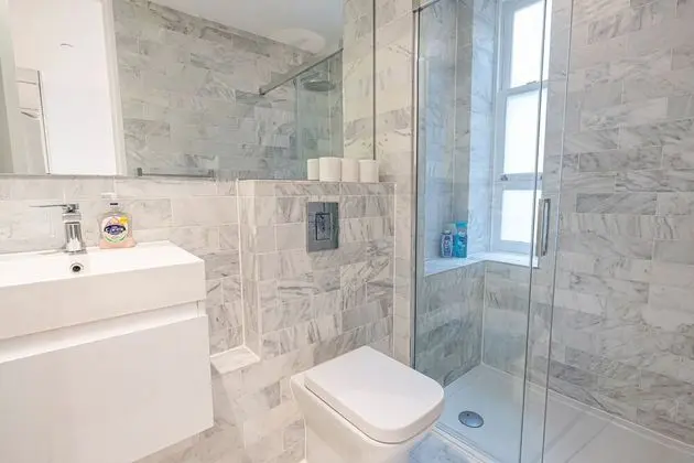 Superior Apart Daire, Banyolu/Duşlu