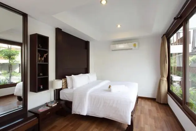 Pool View Suite