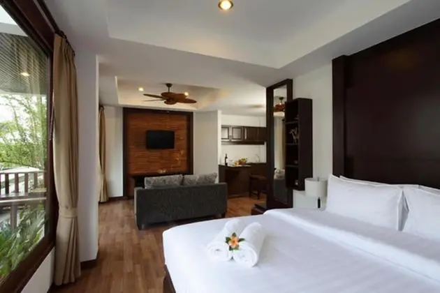 Tropical View Suite