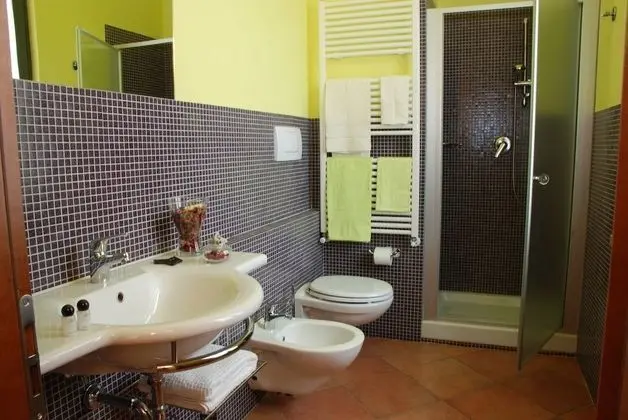 Büyük Yataklı Tek Kişilik Oda