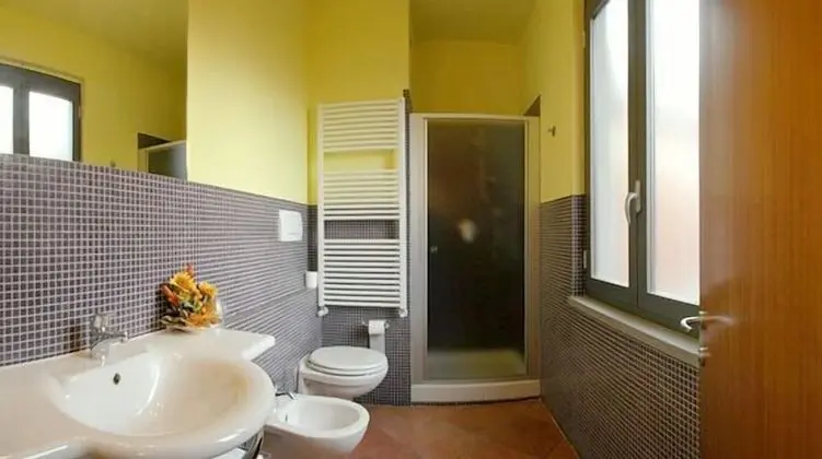 Büyük Yataklı Tek Kişilik Oda