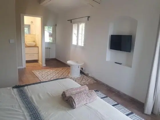 Tek Büyük Yataklı Oda (Lin)