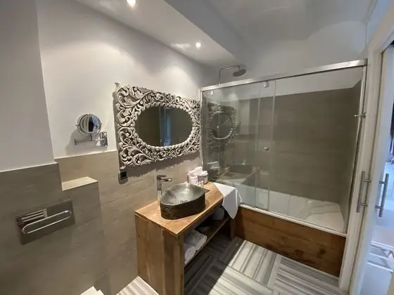 Superior Tek Büyük Yataklı Oda