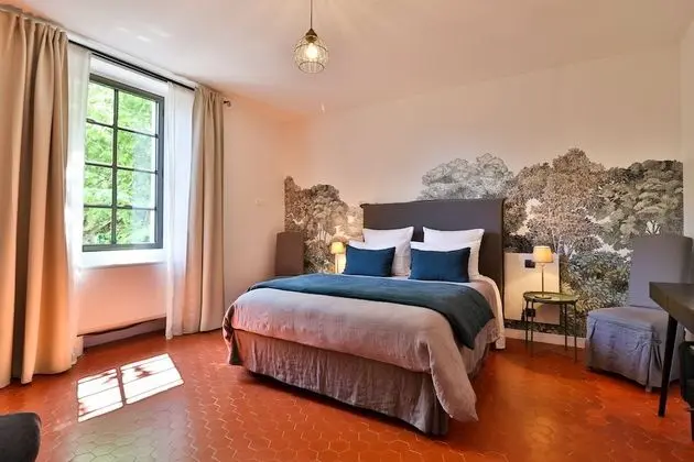 Comfort Tek Büyük Yataklı Oda, Özel Banyo, Bahçe Manzaralı (Bel Arbre)