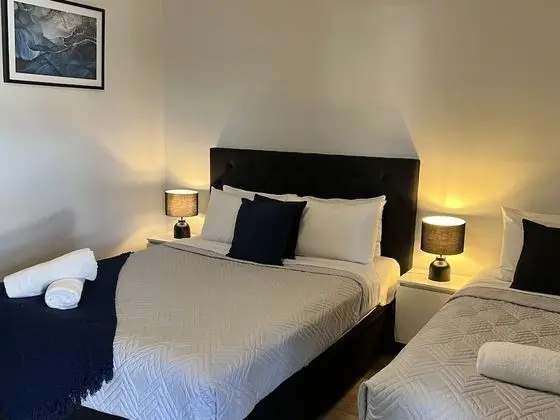 Deluxe Oda, Sigara İçilmez (Deluxe Twin -1 queen and 1 single bed)
