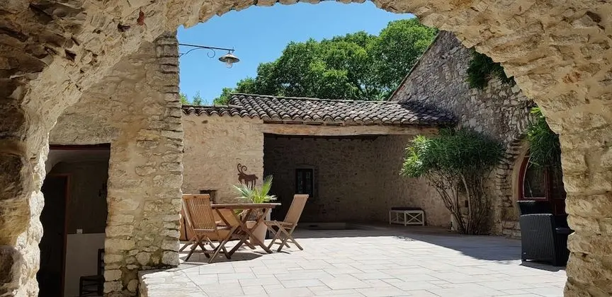 Classic Tek Büyük Yataklı Oda, Havuz Kullanımı, Avlu (La Liberté)