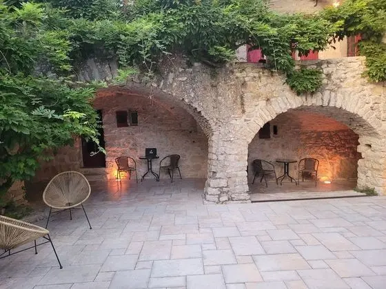 Classic Tek Büyük Yataklı Oda, Havuz Kullanımı, Avlu (La Liberté)