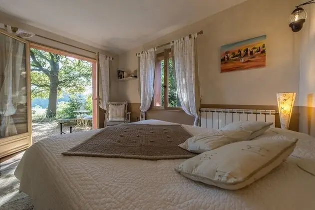 Dört Kişilik Oda, Sigara İçilmez (Paneloux)