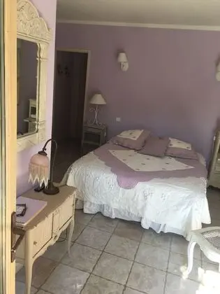 Tek Büyük Yataklı Oda, Sigara İçilmez (Laviolette)