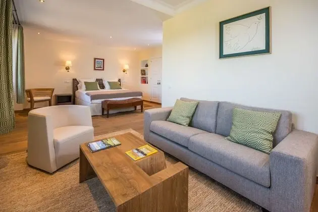 Junior Süit, 1 En Büyük (King) Boy Yatak, Köşe