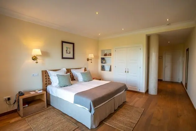 Junior Süit, 1 En Büyük (King) Boy Yatak, Köşe