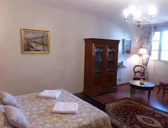 Tek Büyük Yataklı Oda (Hélène)