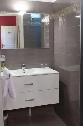Tek Büyük Yataklı Oda (Hélène)