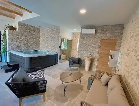 Family Kır Evi, Banyolu/Duşlu (Mas complet)