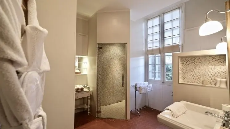 Superior Tek Büyük veya İki Ayrı Yataklı Oda, Teras, Bahçe Manzaralı