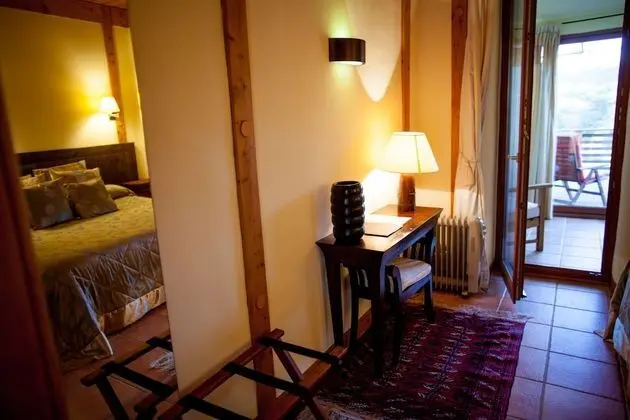 Tek Büyük Yataklı Oda, Balkon, Dağ Manzaralı