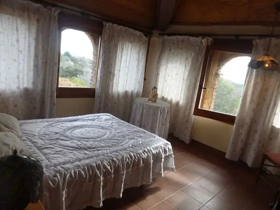 Tek Büyük veya İki Ayrı Yataklı Oda, Ortak Banyo (Otto, Rovello, Bonica i Nit)