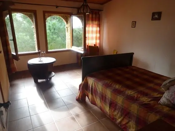 Tek Büyük veya İki Ayrı Yataklı Oda, Ortak Banyo (Otto, Rovello, Bonica i Nit)