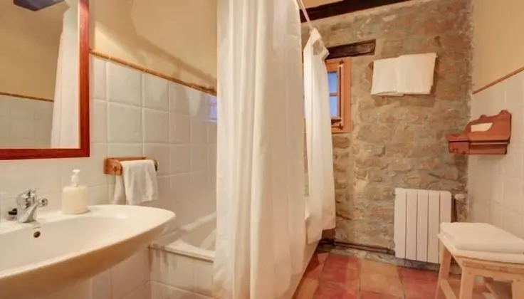 Üç Kişilik Oda (Mas Nou)