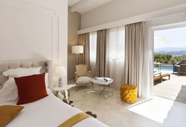 Superior Oda, Havuz Manzaralı