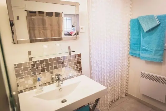 Comfort Tek Büyük Yataklı Oda, 1 Büyük (Queen) Boy Yatak, Teras, Üzüm Asması Manzaralı