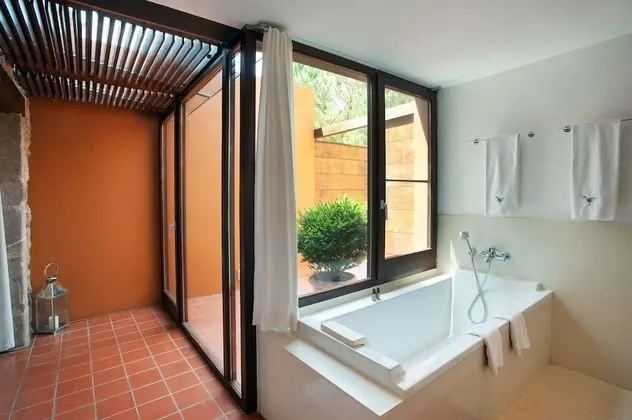 Junior Süit, Zemin Kat