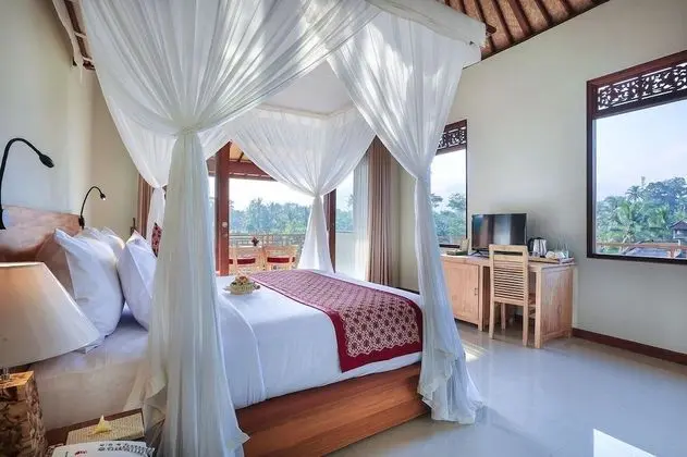 Deluxe Bungalow with Pool View