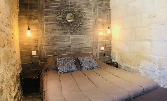 Standard Tek Büyük Yataklı Oda