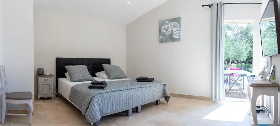 Tek Büyük Yataklı Oda (L'Olivier)