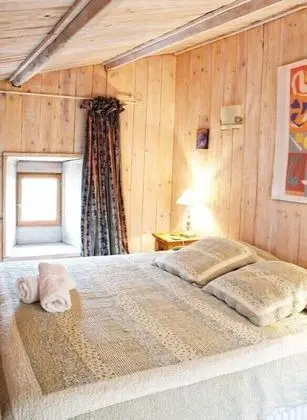 Tek Büyük veya İki Ayrı Yataklı Oda (Chambre Châtaignier)