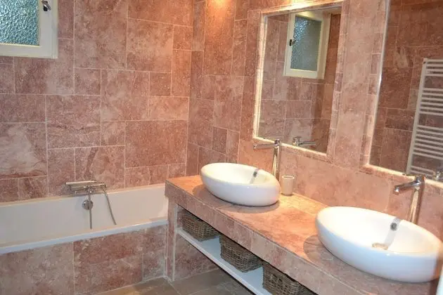 Apart Daire, Sigara İçilmez, Teras (L'Olivier)