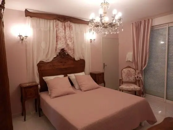 Tek Büyük Yataklı Oda (Manoir)