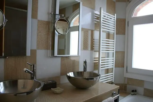 Basic Tek Büyük Yataklı Oda (Modernista)