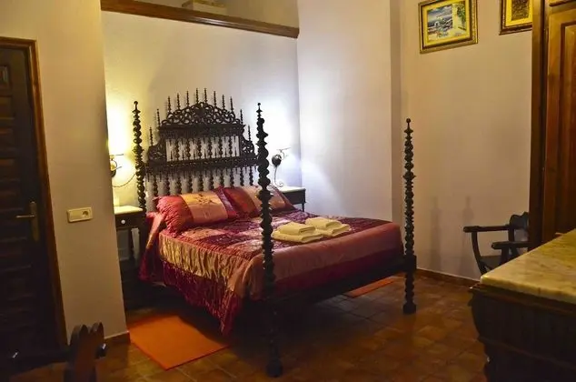 Tek Büyük Yataklı Oda, Ortak Banyo (Farigola)