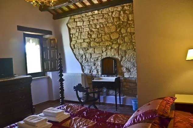 Tek Büyük Yataklı Oda, Ortak Banyo (Farigola)