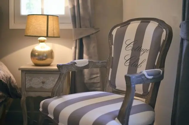 Deluxe Oda (Lacoste)