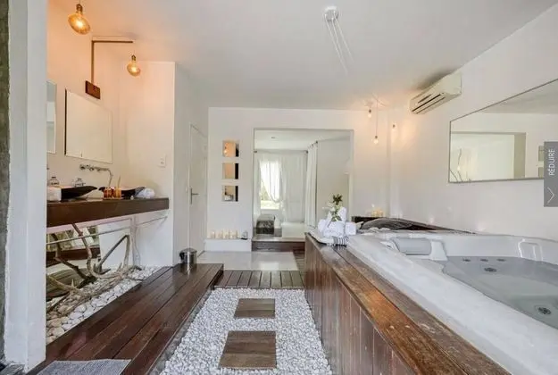 Süit, Sıcak Su Havuzu (Cosy)